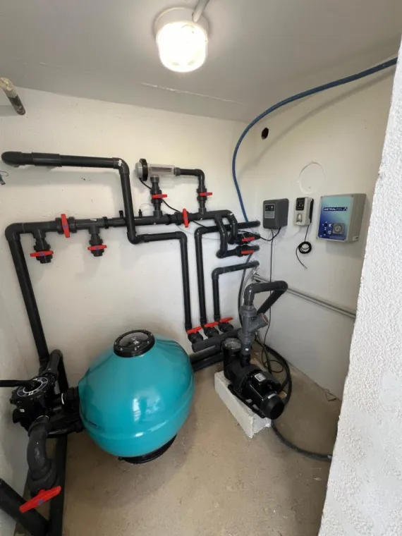 Création d'un Système de Filtration de Piscine à Fréjus, Roquebrune-sur-Argens, Provence Thermo Fluide
