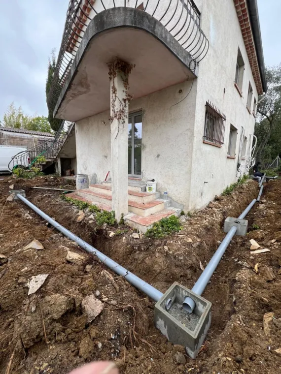Travaux de VRD Eaux Usées et Eaux Vannes à Sainte-Maxime, Roquebrune-sur-Argens, Provence Thermo Fluide
