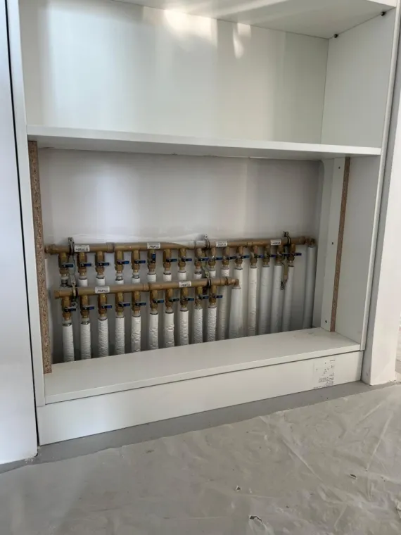 🚰 Installation de Collecteur (Nourrice) Eau Chaude et Froide Sanitaire à Fréjus, Roquebrune-sur-Argens, Provence Thermo Fluide